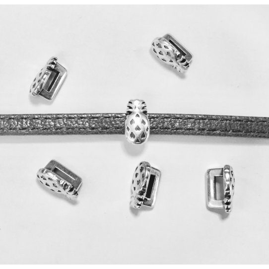 [5704] Passant cuir, ananas, métal, couleur argent, 6x10mm, trou 2x5mm