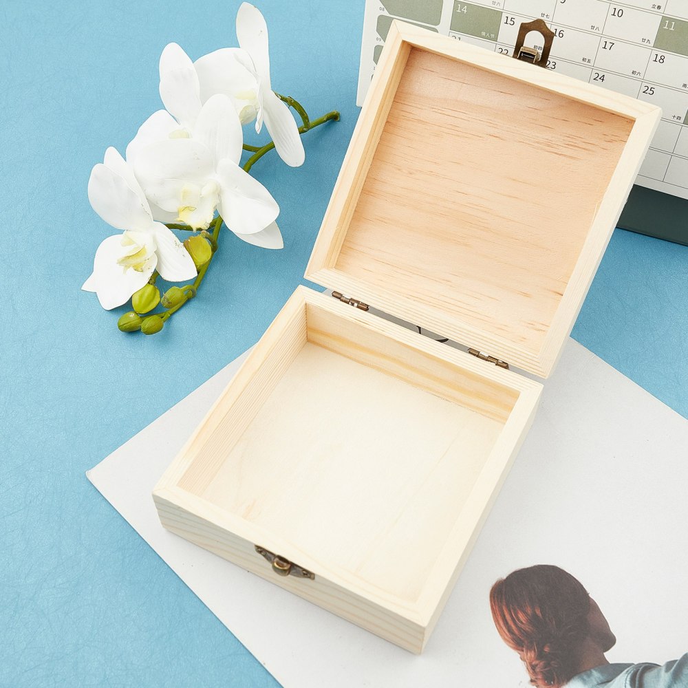 Boîte coffret en bois, carré, 13x12x5cm