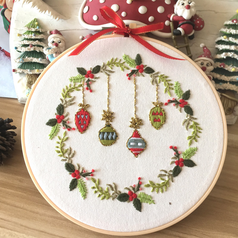 [PW-WG9218A-02] Kit de broderie, avec cercle, motif Noël : tissu avec patron, fils, aiguilles