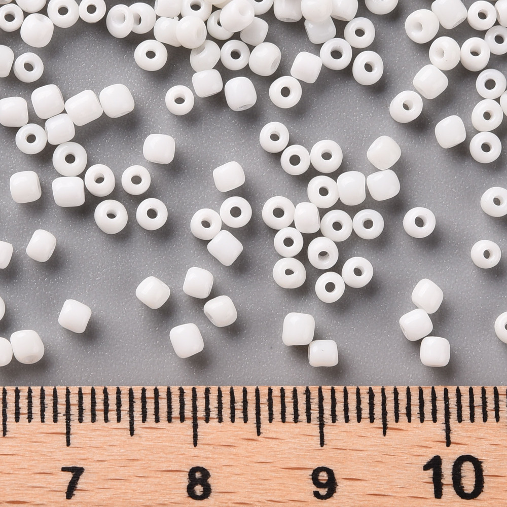 Perles de rocaille OPAQUES, TAILLE 2mm, trou 1mm, BLANC, sachet 12 gr.