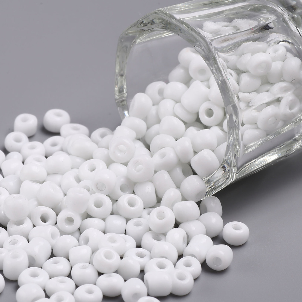Perles de rocaille OPAQUES, TAILLE 4mm, trou 1,5mm, BLANC, sachet 12 gr.