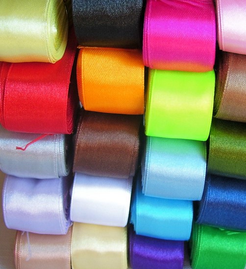Ruban de satin 100% polyester 50mm, bobine de 23 mètres, coloris au choix